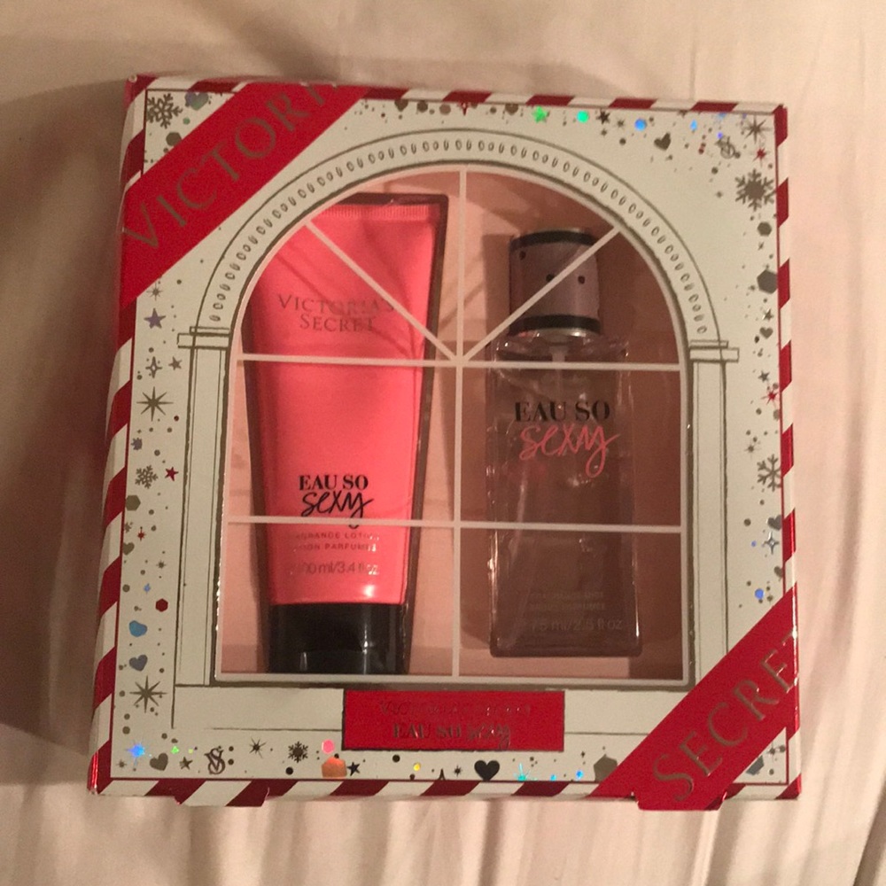 Eau So Sexy Victoria Secret perfume and lotion set